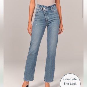 ABERCROMBIE AND FITCH 90S STRAIGH HIGH RISE JEANS